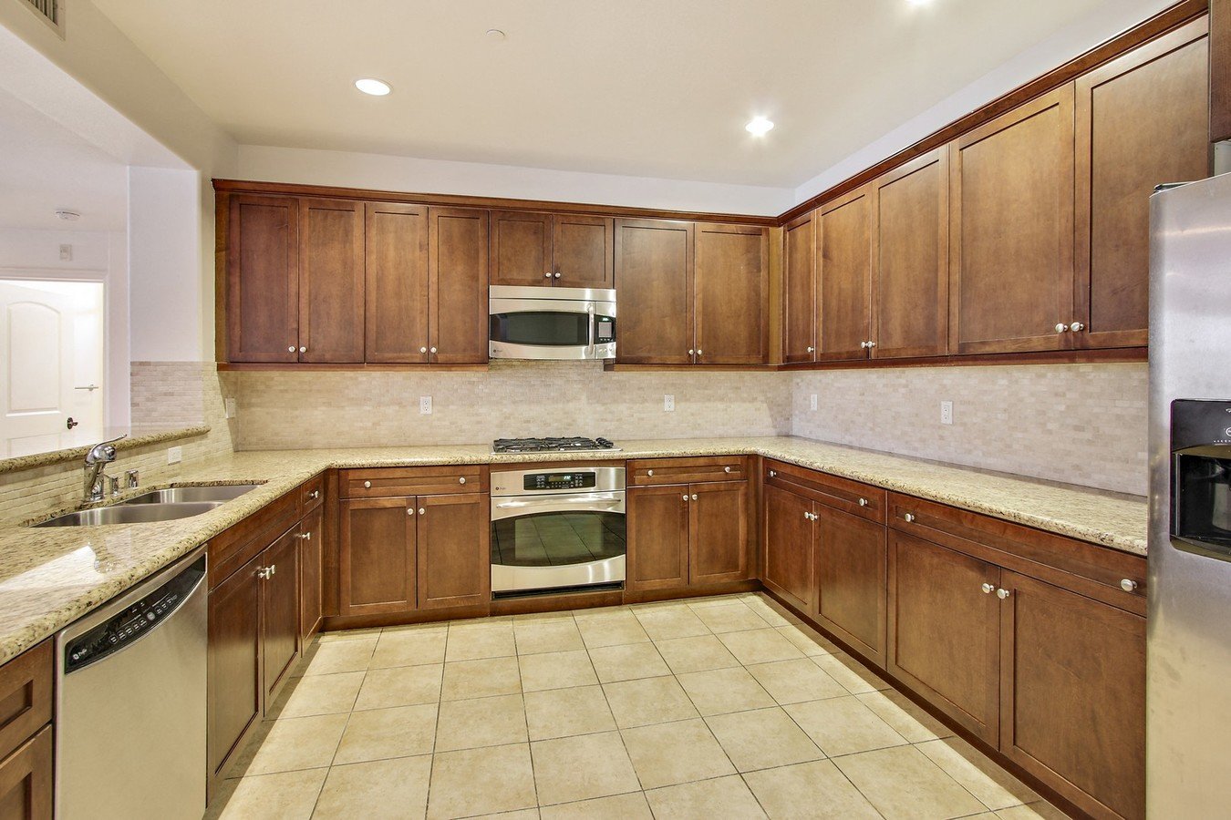 Aqua Vista Apartments 11163 Aqua Vista Studio City, CA