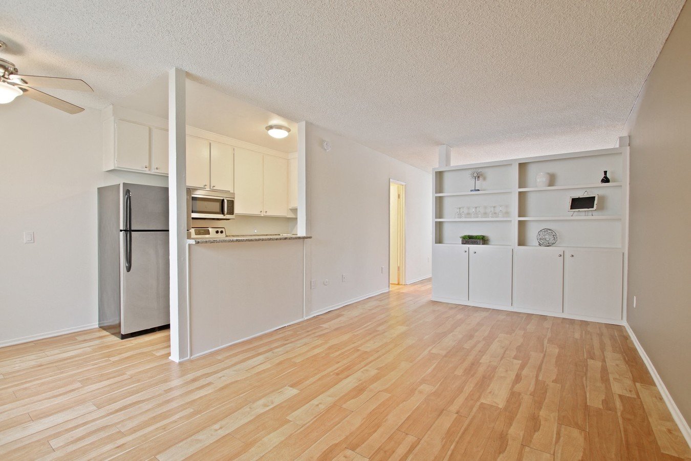 Mon Leon Apartments 18530 Citronia Northridge, CA