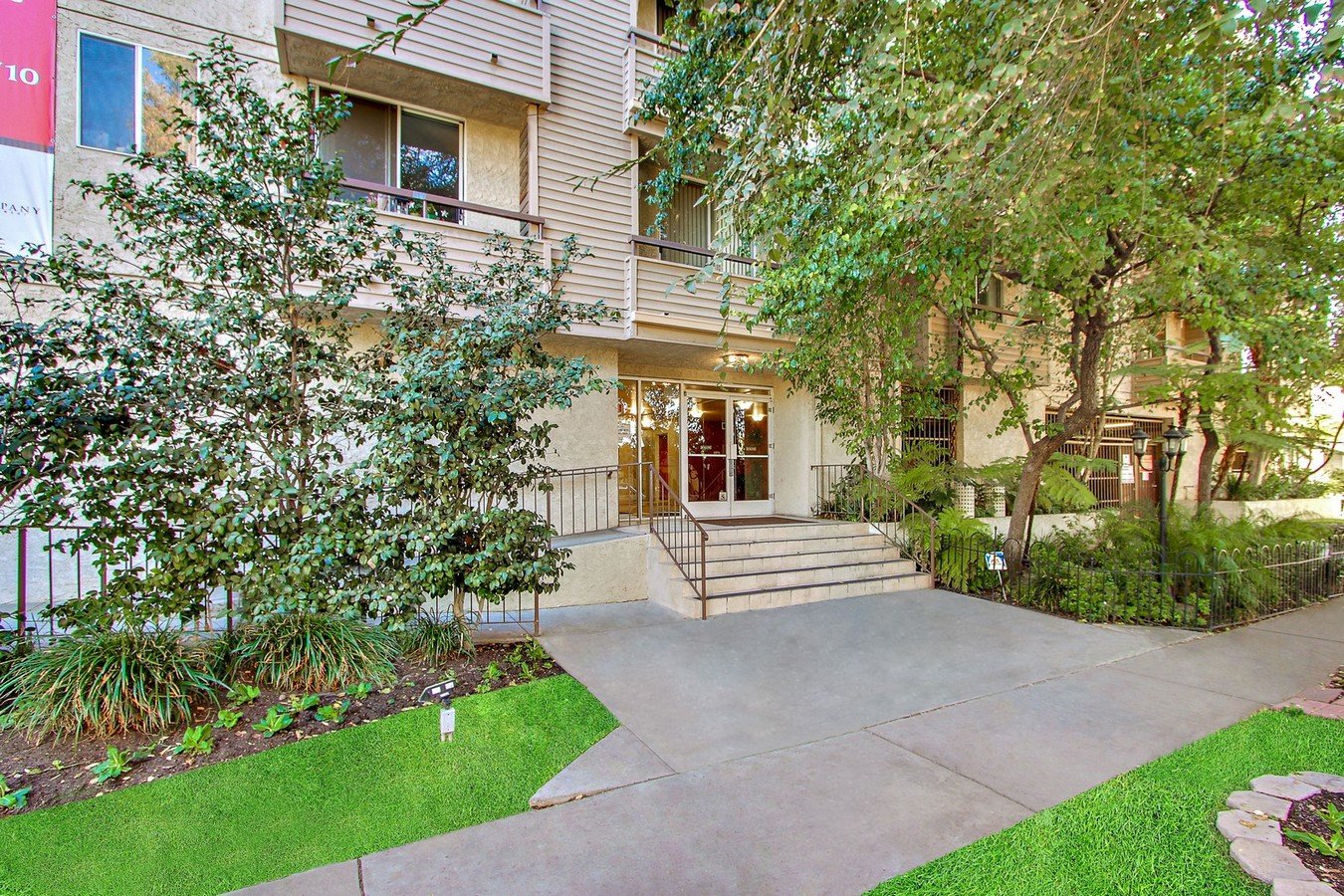 Park Dickens Apartments Sherman Oaks, CA