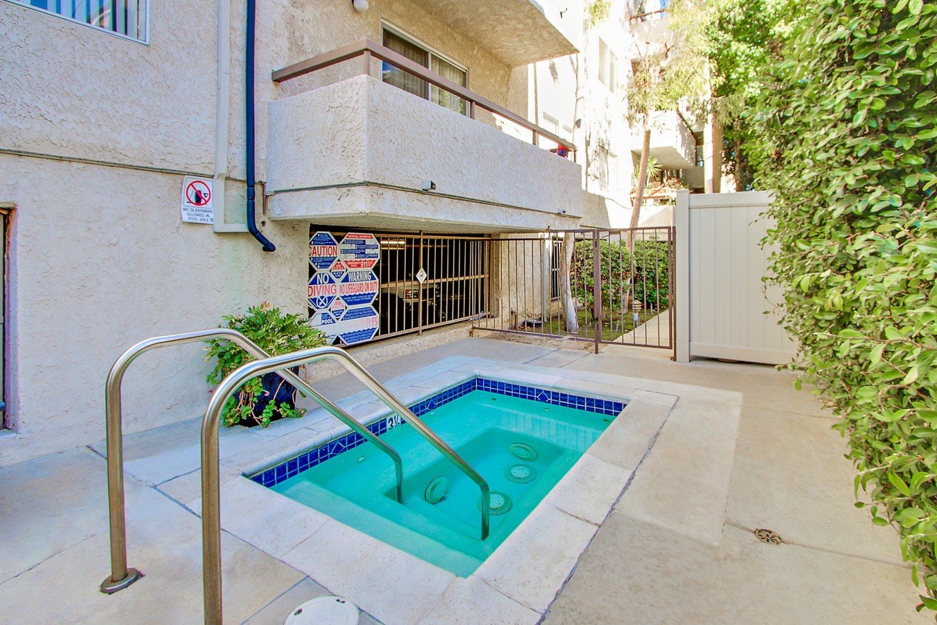 Park Dickens Apartments Sherman Oaks, CA