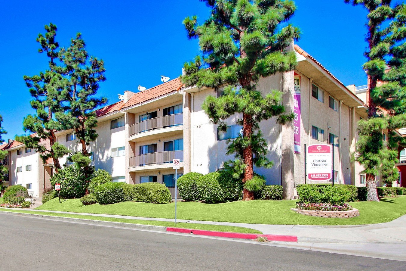 Chateau Vincennes Apartments Northridge, CA