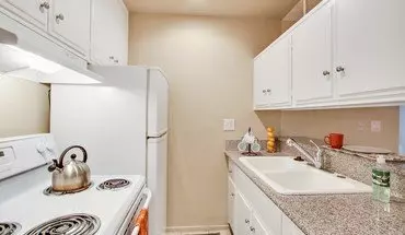 3 of 62 Burton Square Apartment for rent in Los Angeles, CA