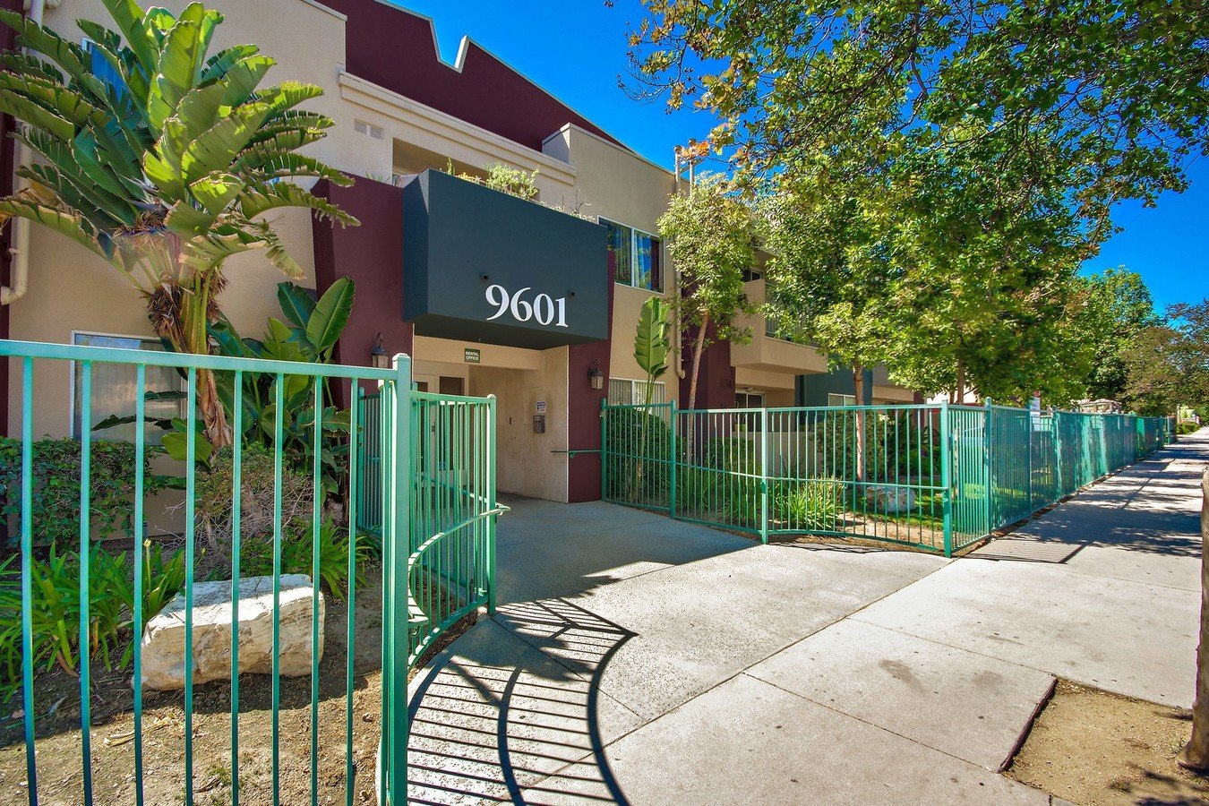 Sophia Ridge Apartments Reseda, CA