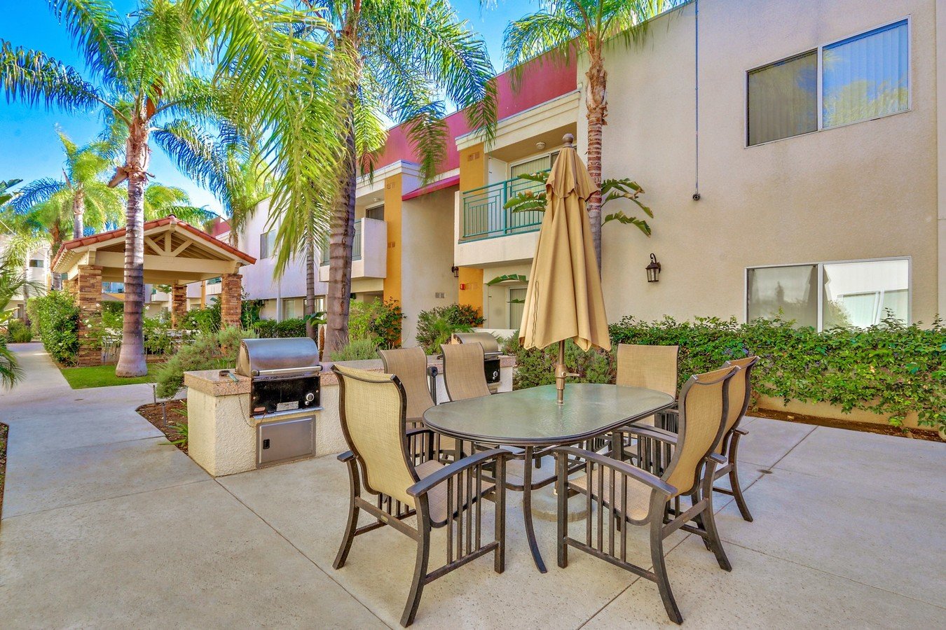 Sophia Ridge Apartments Reseda, CA