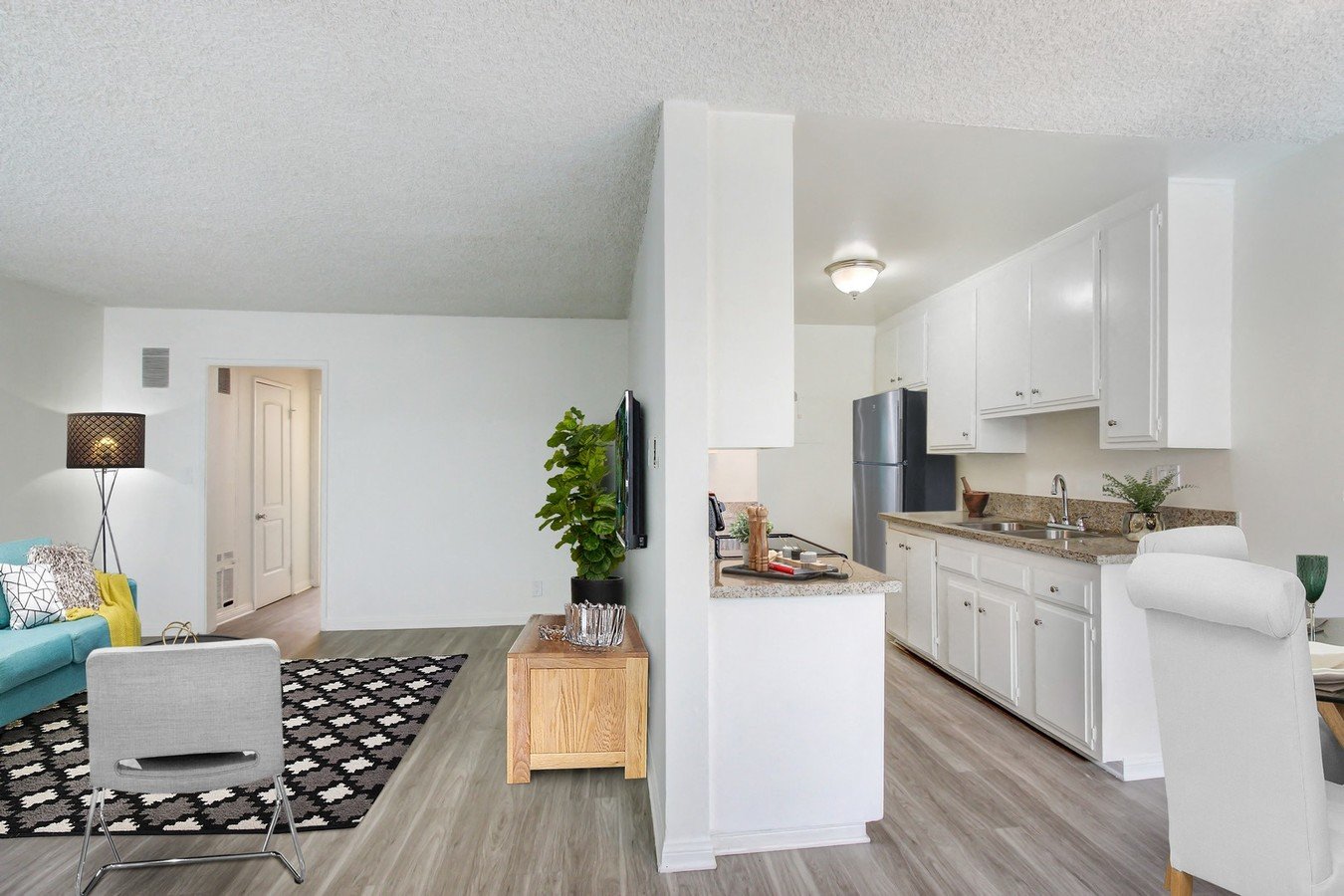 Woodman Apartments Arleta, CA