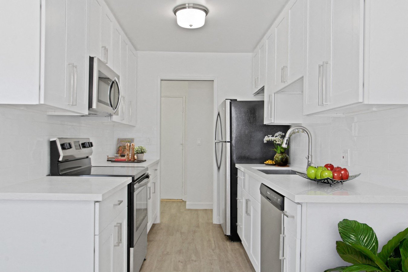 Bentley Avenue Apartments Los Angeles, CA Rentable