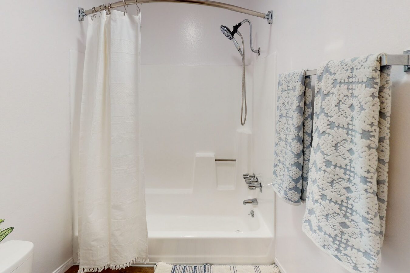 Mentone Apartments 3676 Mentone Avenue Los Angeles, CA