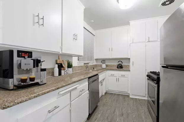 Doheny Drive Apartment for rent in Beverly Hills, CA
