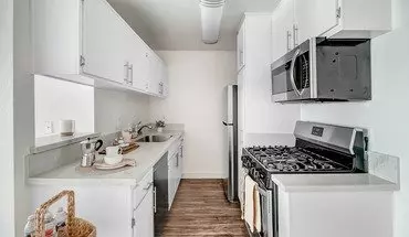 2 of 76 Magnolia Apartment for rent in Sherman Oaks, CA