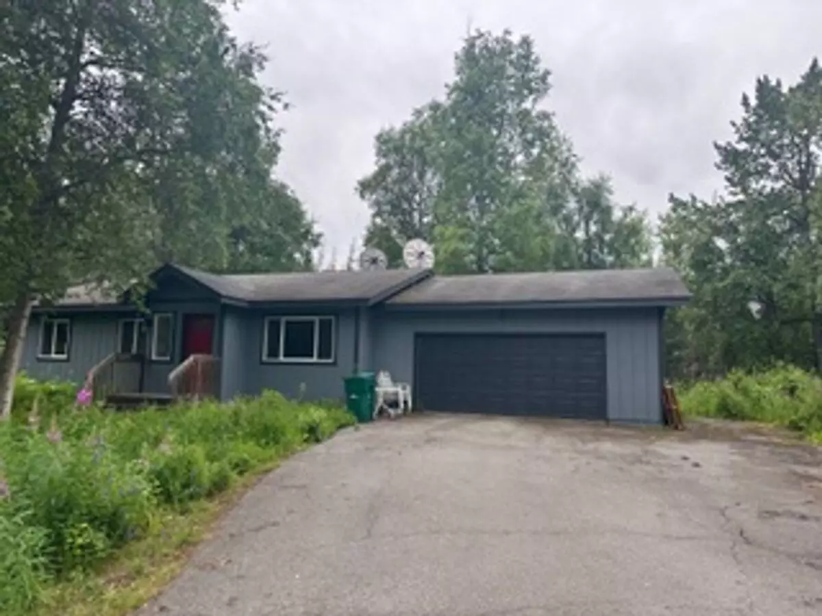 3 Bedroom | 1 Bathroom | 2 Car Garage | 2 Acres & Fenced Backyard Near Hatcher Pass House for rent in Palmer, AK