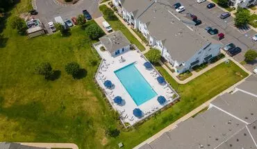 2 of 13 Barron&#39;s Gate At Woodbridge Apartment for rent in Woodbridge, NJ