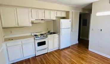 3 of 7 Auburn Hall Apartment for rent in Auburn, AL