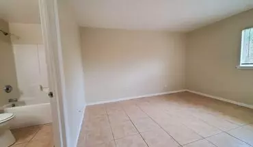 5 of 9 133-135 Meadow Road Apartment for rent in Lehigh Acres, FL