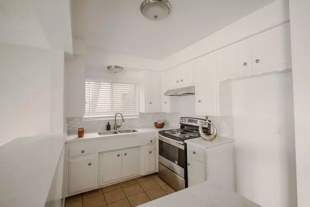 123 Mira Mar Ave Apartment for rent in Long Beach, CA