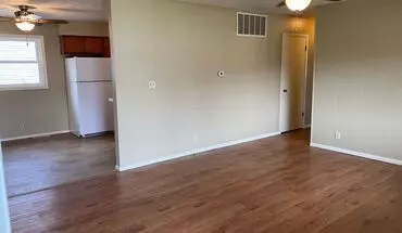 5 of 19 Crescent- Trautman Sr. Apartment for rent in Champaign, IL