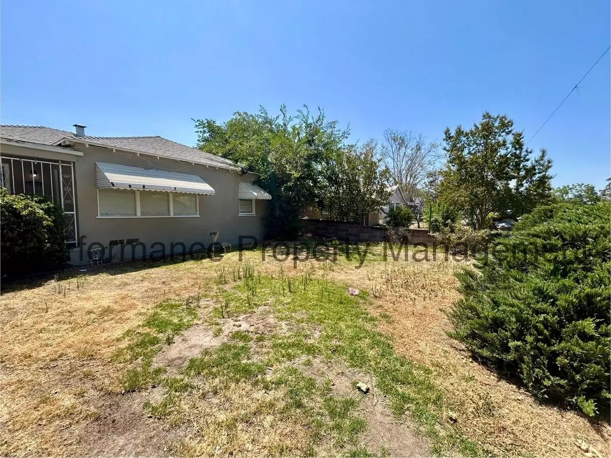 Charming 3 Bed/1 Bath In Home W/ Rbp & Security Deposit Alternative Option House for rent in Bakersfield, CA