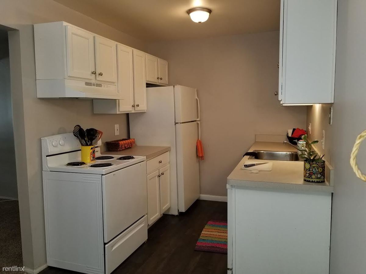 Coolidge Square Apartments 21800 Coolidge Hwy Oak Park, MI