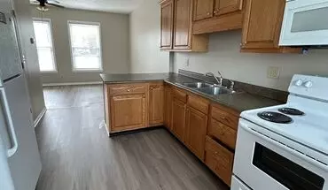 2 of 10 Sanders Flats Apartment for rent in Muncie, IN