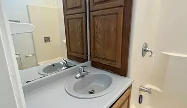 3 of 11 2500 N Hollywood Ave House for rent in Muncie, IN
