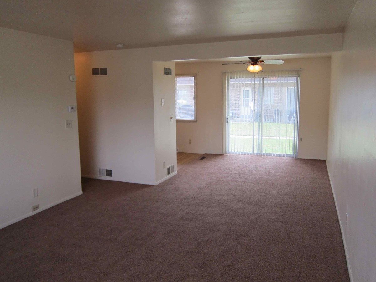 2 of 4 110 Falls Rd Apartment for rent in Grafton, WI