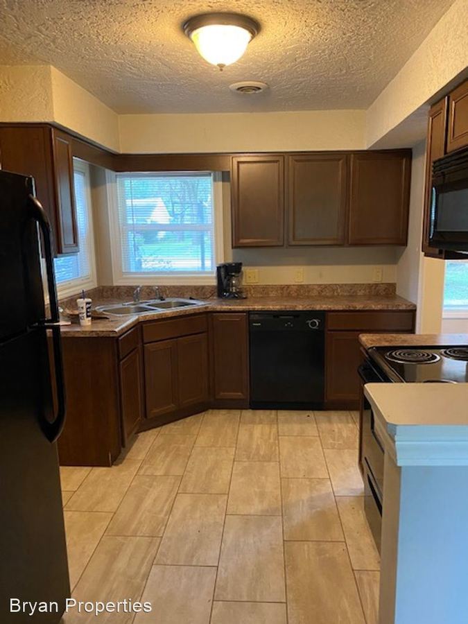 1847 E Berkeley St Springfield, MO House for Rent Rentable