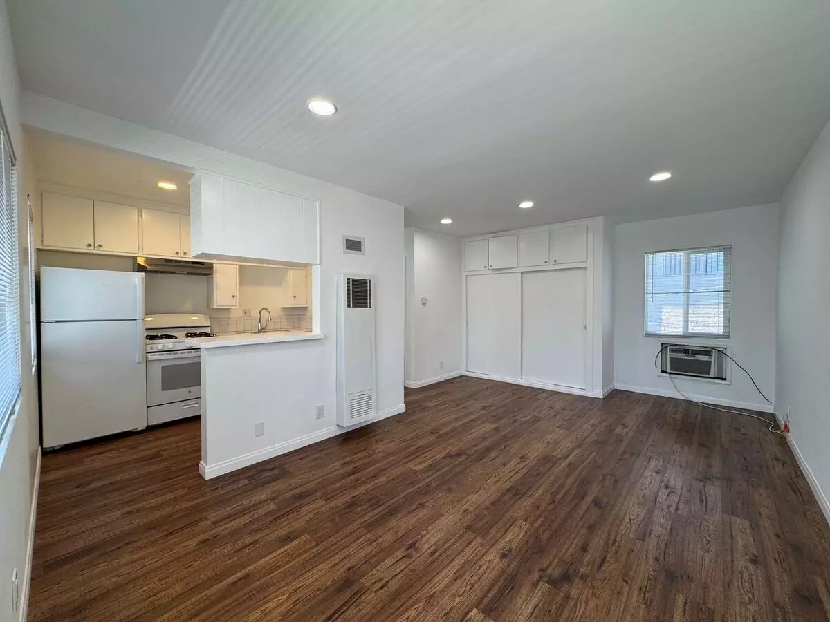 235 & 237 W. Tujunga Ave. Apartment for rent in Burbank, CA
