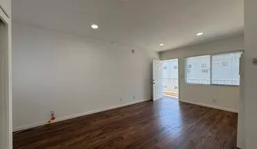 4 of 24 235 & 237 W. Tujunga Ave. Apartment for rent in Burbank, CA