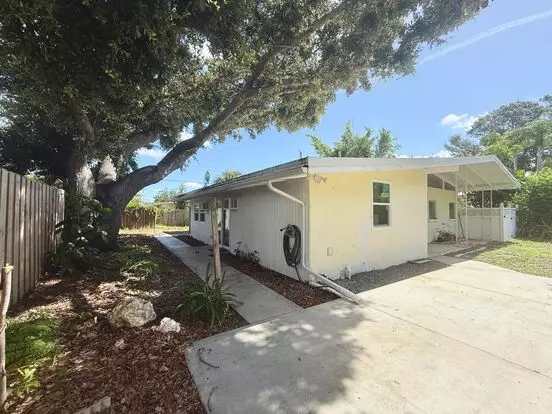 2969 Wood Street Apartment for rent in Sarasota, FL