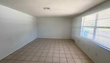 2 of 8 1211-1213 59th Ave E Apartment for rent in Bradenton, FL