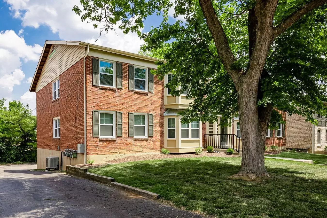 2 of 4 624 Broadmoor Apartment for rent in Chesterfield, MO