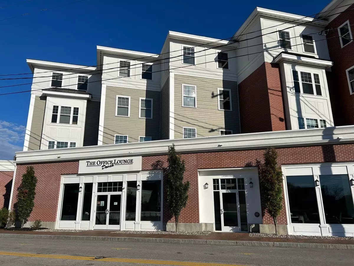2 of 3 Third And Central Place Apartment for rent in Dover, NH