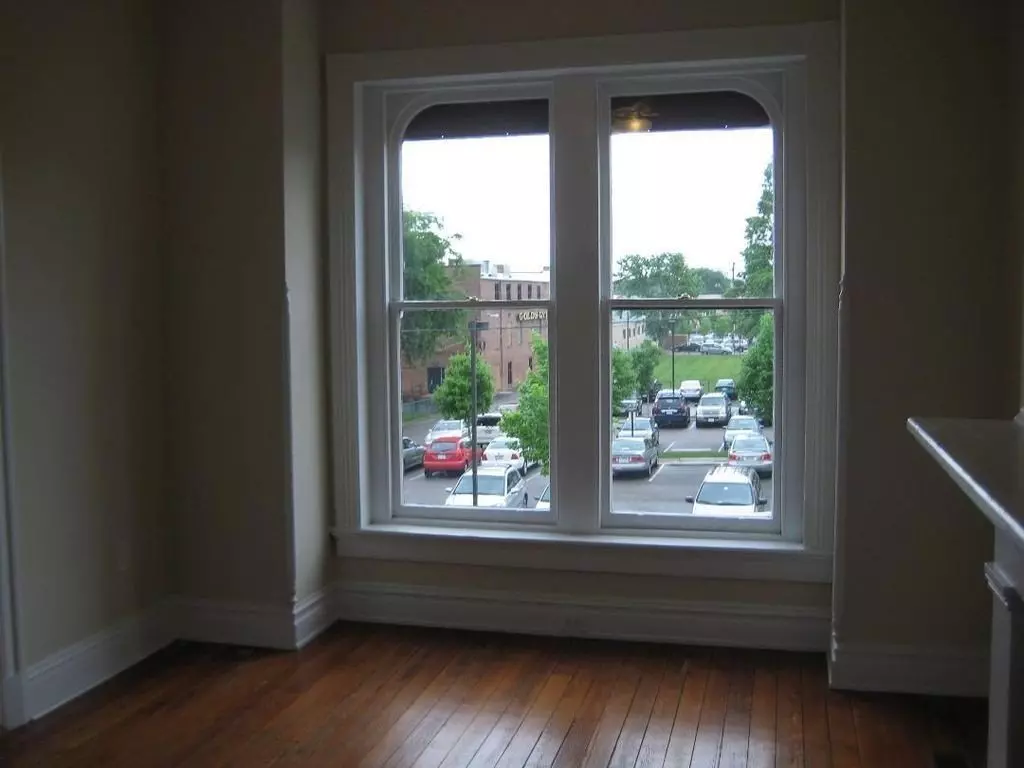 Huge 4 Bed 2.5 Bath Home With Stainless Appliances, Granite, W/d, Wood And Tile Floors, Central Air, Ceiling Fans And More House for rent in Richmond, VA
