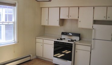 3 of 5 1607 N Astor St Apartment for rent in Milwaukee, WI