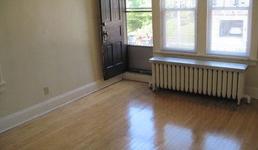 4 of 5 1607 N Astor St Apartment for rent in Milwaukee, WI