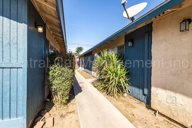 502 Beardsley Ave Apartment for rent in Bakersfield, CA