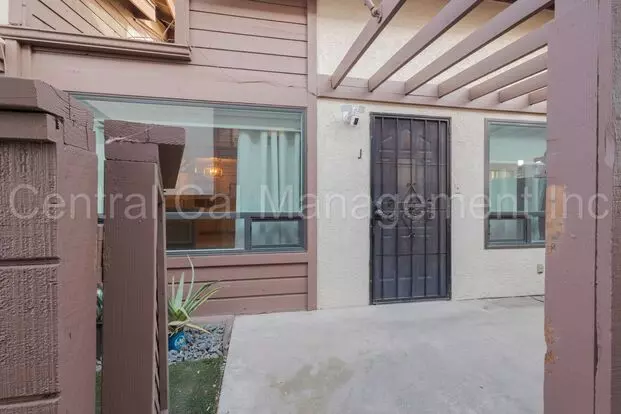 2 Bedroom/2 Bath Condo With Garage - $1895 Per Month! Apartment for rent in Bakersfield, CA