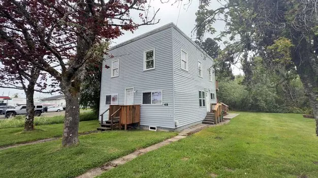 48 SE Anchor Ave Apartment for rent in Warrenton, OR
