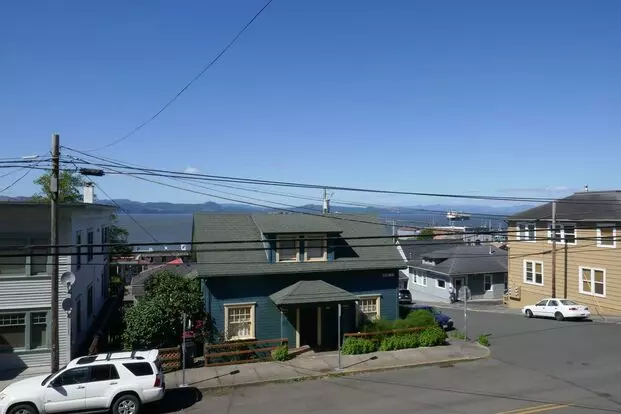 193 Bond St, Astoria, Or 97103 Apartment for rent in Astoria, OR