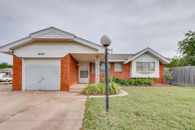 3Bed 1.5 Bath In Moore Schools!!! Apartment for rent in Moore, OK 3Bed 1.5 Bath In Moore Schools!!! Apartment for rent in Moore, OK