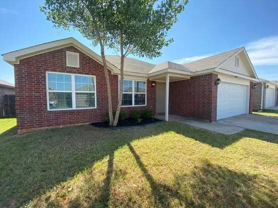 3 Bed 2 Bath 2 Car Garage* Newer Home In The Orchards! * Yukon Schools ** Apartment for rent in Yukon, OK