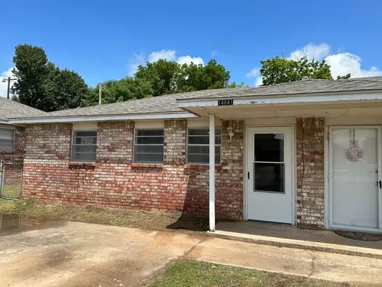 2 Bedroom 1 Bathroom Duplex - Located In Choctaw - Won't Last Long! Apartment for rent in Choctaw, OK