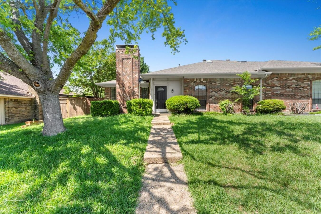 Image showcasing Ready For Immediate Move-in! 3 Bed 2 Bath... Apartments Plano, TX