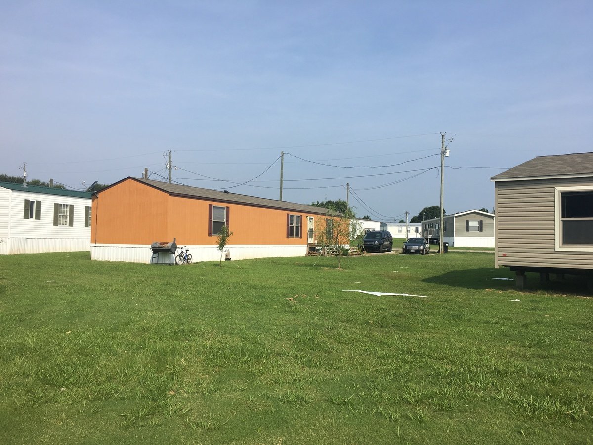 2 of 4 Pointe South Mobile Home Park Apartment for rent in Canon, GA