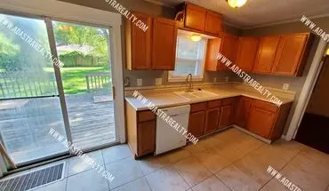 2 of 14 Remodeled 2 Bedroom Raytown Home W/potential 3rd Bedroom-available Now!! House for rent in Raytown, MO