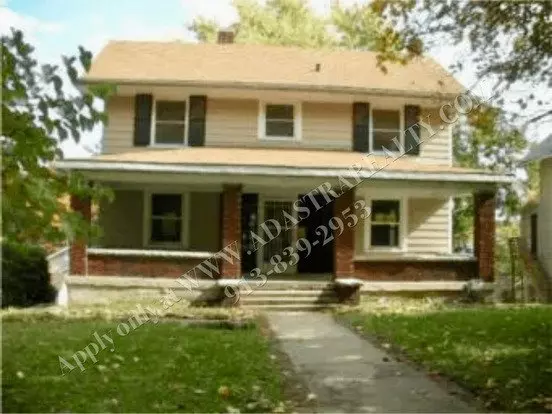 Nice 3 Bed 1.5 Bath Home In Kck-available In May!! Apartment for rent in Kansas City, KS