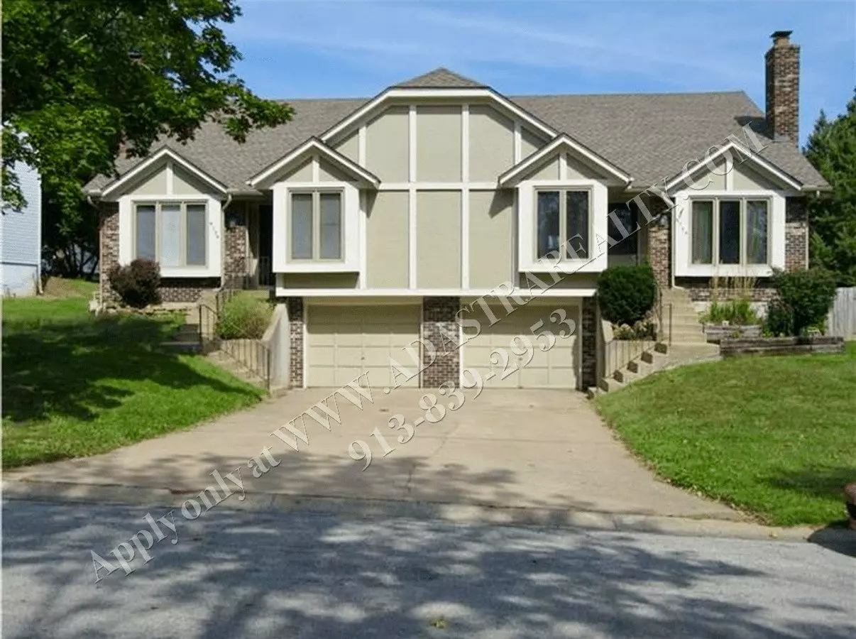 Spacious 3 Bed 2 Bath Duplex In Overland Park-available In July!! House for rent in Overland Park, KS