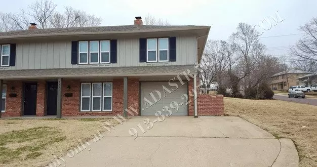 Remodeled 3 Bed 1 Bath Duplex In Overland Park-available Now!! Apartment for rent in Overland Park, KS Remodeled 3 Bed 1 Bath Duplex In Overland Park-available Now!! Apartment for rent in Overland Park, KS