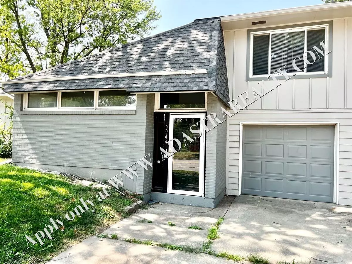Spacious Shawnee Duplex-available Now!! House for rent in Shawnee, KS