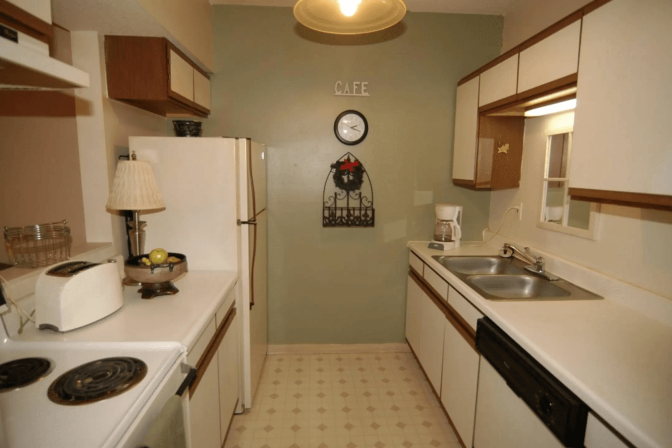 Saunders School Apartments 415 N 41st Ave Omaha, NE