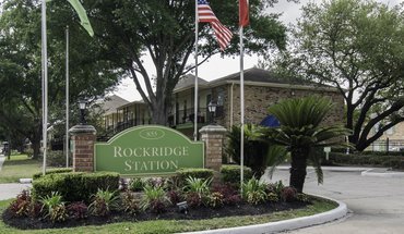 2 of 19 Rockridge Station Apartments Apartment for rent in Houston, TX